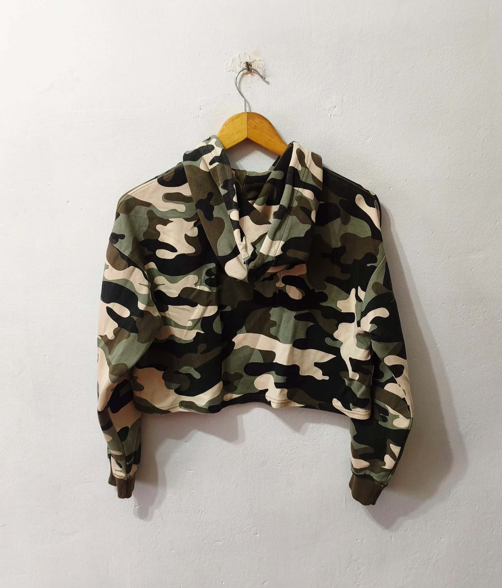 Cropped camouflage hoodie Bershka dames Maat S – photo 2